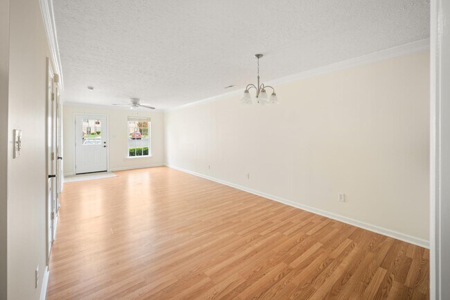 Building Photo - 66 Old Tavern Cir