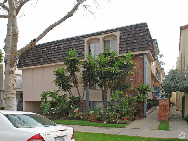 Building Photo - 430 S Maple Dr
