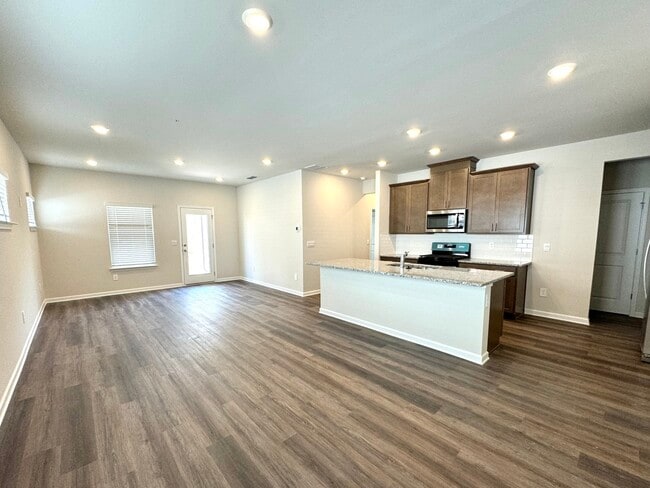 Building Photo - 2327 Whitworth St