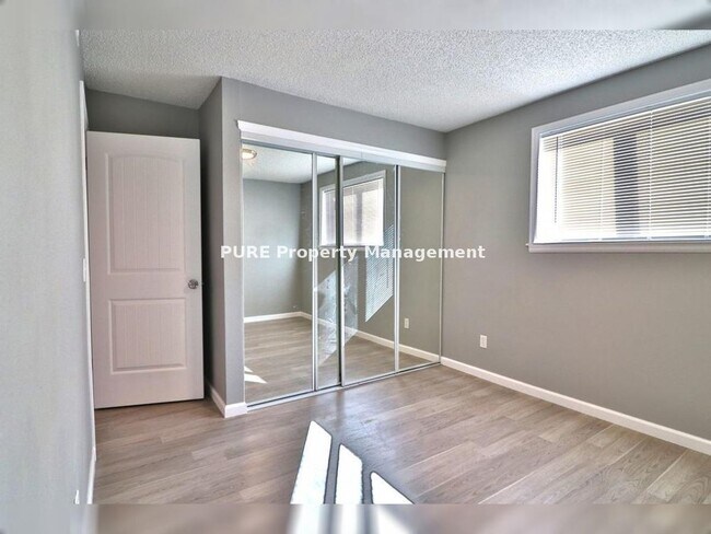 Foto del edificio - 3 Bedroom 2 Bath Condo in Golden