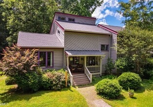 Building Photo - 206 Lisa Dr
