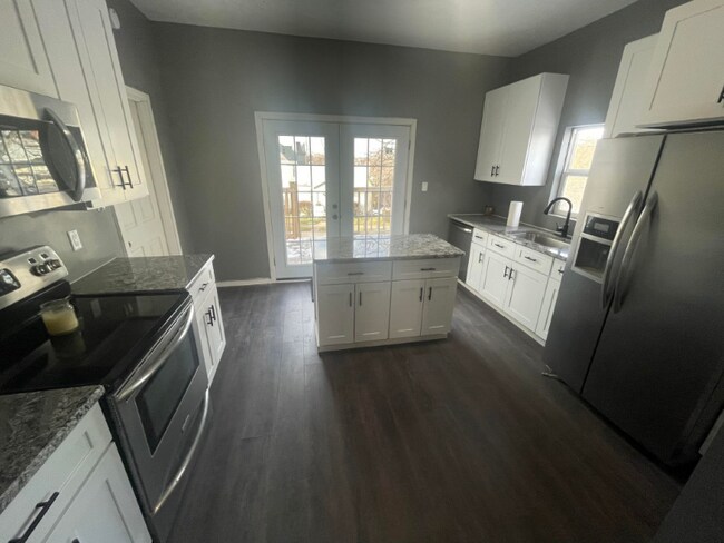 Building Photo - 259 Highland Ave
