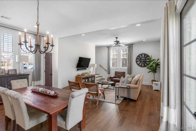 Foto del edificio - 7832 Ebury St