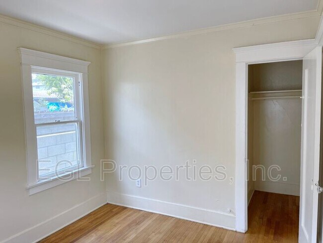 Foto del edificio - 3521 1/2 Mont Clair St