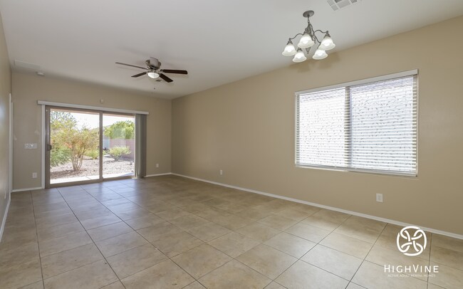 Foto del edificio - 6065 Corbin Ave