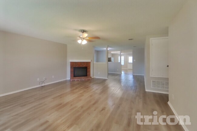 Foto del edificio - 2328 White Oak Dr