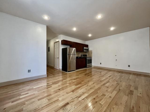 Building Photo - 1 bedroom in NEW YORK NY 10034