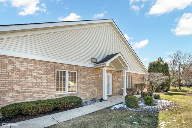 Building Photo - 9711 Hillcrest Cir