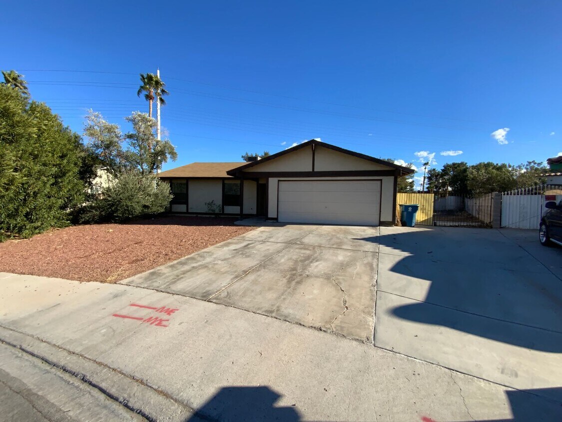 Foto principal - GREEN VALLEY HOME WITH LARGE BACKYARD AND ...
