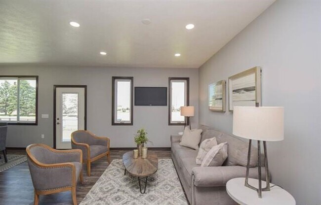 Foto del edificio - Spacious 4-Bedroom Ranch Home with Finished Basement & Oversized Garage!