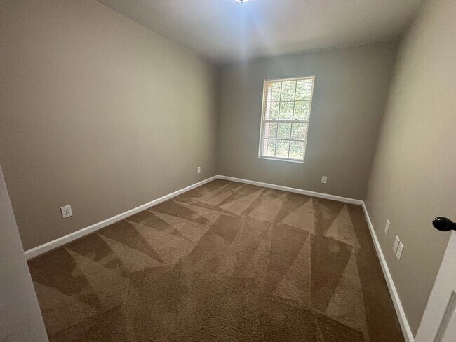 Foto del edificio - Townhome for rent near post!