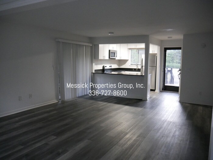 Foto del edificio - Main Level - Cedar Cove/Peacehaven Road