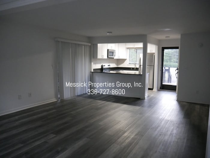 Building Photo - Main Level - Cedar Cove/Peacehaven Road