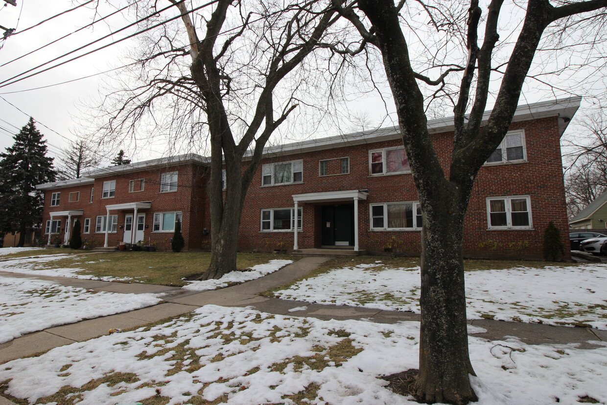 2742 Lauretta Pl, Highland Park, IL 60035 Townhome Rentals in