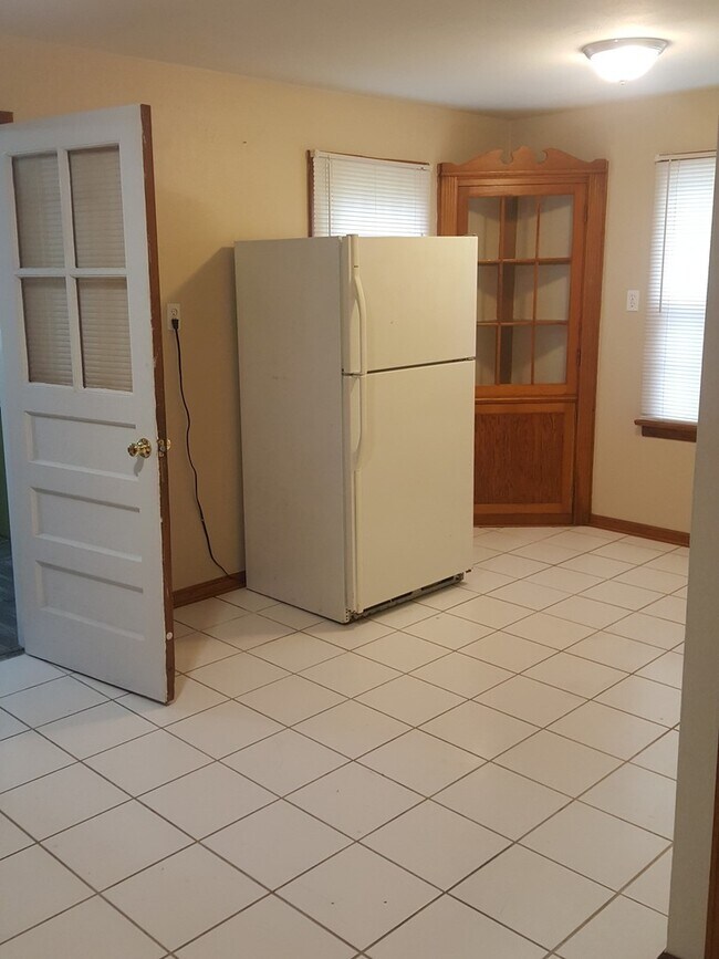 Foto del edificio - 3 Bed 2 Bath home with partially finished ...