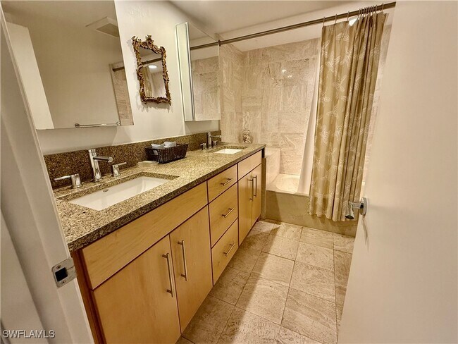 Building Photo - 1919 Gulf Shore Blvd N