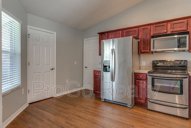 Building Photo - 4920 Makenna Cir