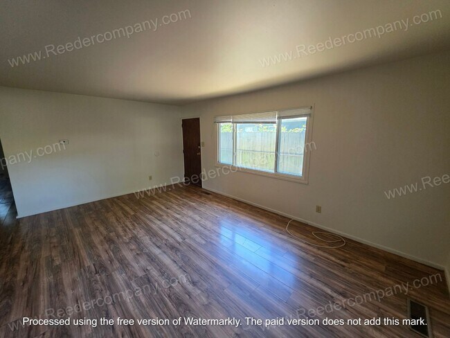 Foto del edificio - Newly updated 3 bedroom 1 bathroom house