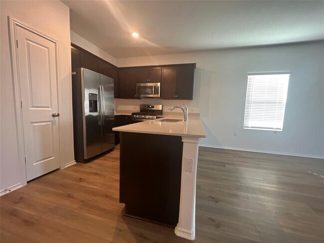 Foto del edificio - 13604 Menard Wy