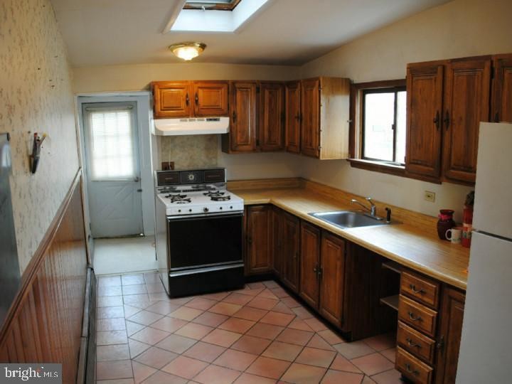 Primary Photo - 239 Ashmore Ave