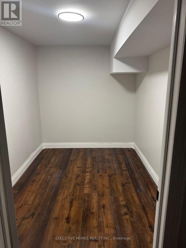 Building Photo - 2 Renwick Rd