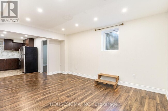 Building Photo - 243 Elbern Markell Dr