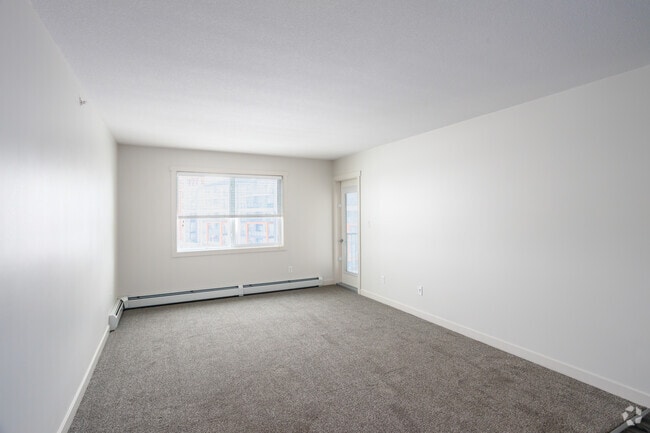 2BR, 1BA - Topaz 1 - 913SF - Living Room - Emerald Hills