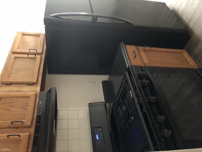 Building Photo - 2 br, 1 bath Apartment - 711 E 21st St Apt 21