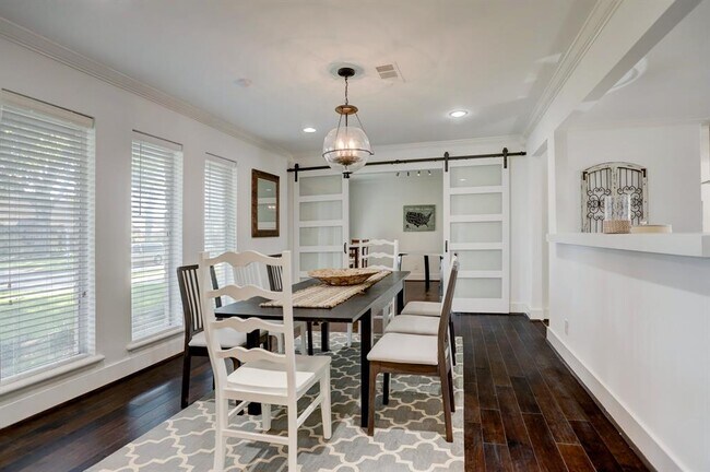 Foto del edificio - 5842 Paisley St