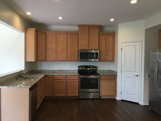 Building Photo - 1395 Apple Farm Dr