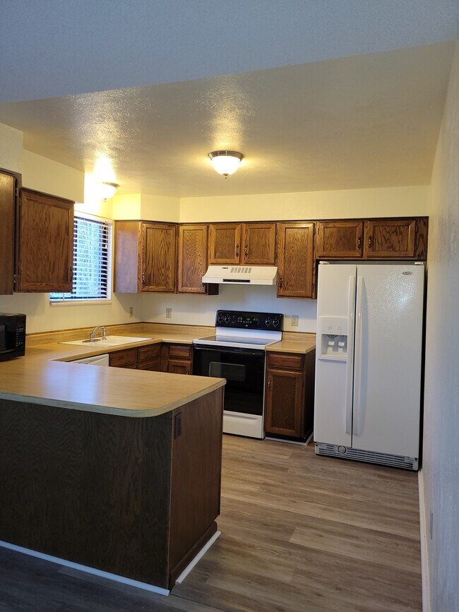 Building Photo - 205 Sagemont Cir