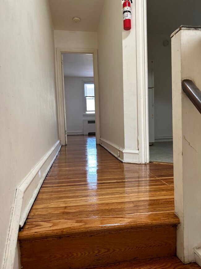 Foto del edificio - 3403 Sheffield Ave