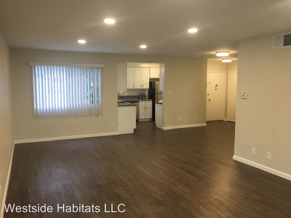 Foto principal - 1371 S Beverly Glen Blvd