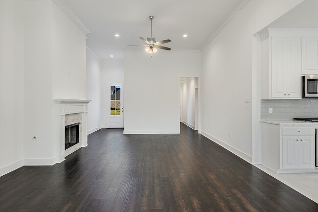 Building Photo - 39419 Waycross Ave