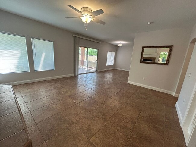 Foto del edificio - Fantastic condo in Summerlin North