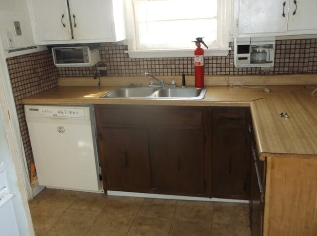 Building Photo - 1769 Preston