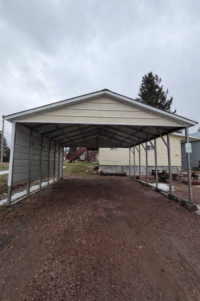 Building Photo - 1806 Black River Rd