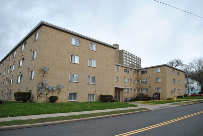 Building Photo - 1867 N Taylor Rd