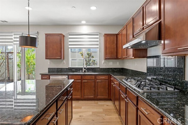 Foto del edificio - 27425 Blackstone Rd