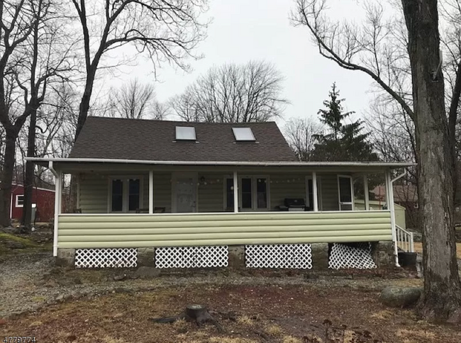 Front of Cabin - 206 Winetka Rd