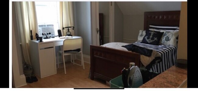 Description 205 N 36Th St Philadephia pa 19104 Phone: 6097072699 Studio: 750$ per month and rent in - 205 N 36th St
