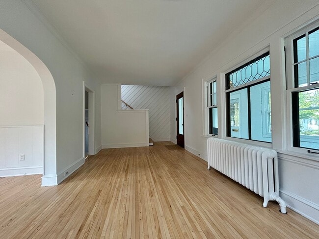 Building Photo - 4236 11th Ave S