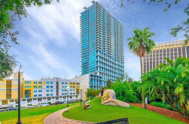Foto del edificio - 150 E Robinson St