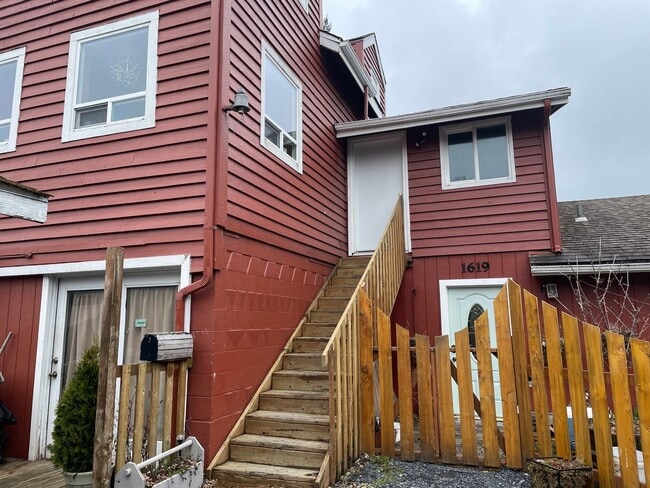 Building Photo - 1619 Mission Rd