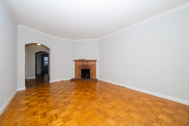 Building Photo - 2727 Moraga St