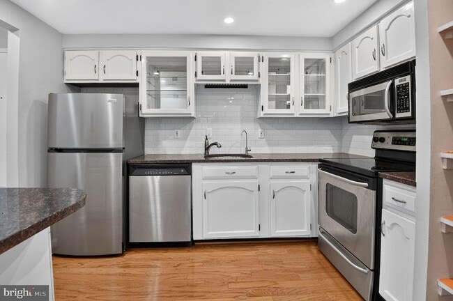 Building Photo - 7621 Tremayne Pl