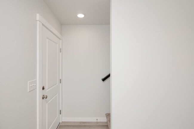 Building Photo - Beautiful New 2 Bedroom Cottage Now Availa...