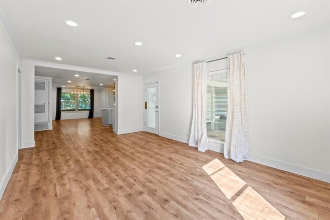 Foto del edificio - 5512 Delwood Dr