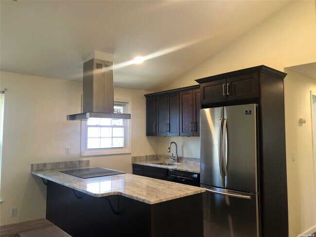 Building Photo - 80 2nd St
