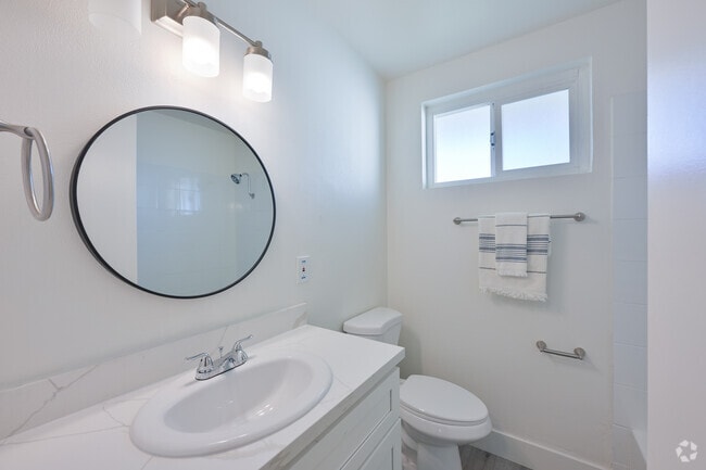 Full Bathroom - The Channing